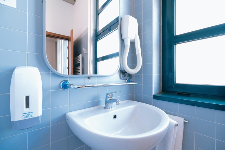 Bathroom 4, Open011, Torino