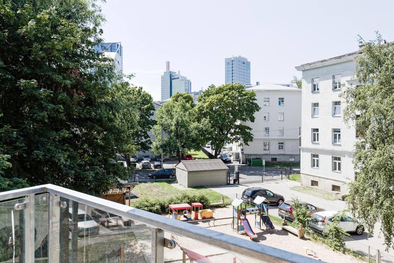 Others 3, Central apartments, Quiet with Free Parking and AC., Tallinn