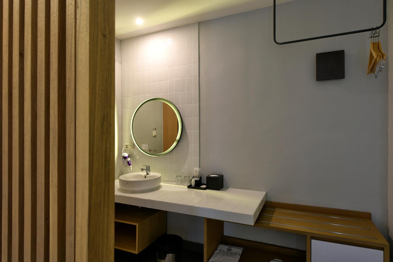 Bathroom 15