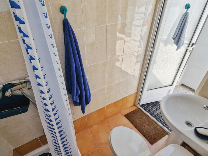 Bathroom 4, House with exclusive pool and garden 7 min walk from the beach and the center, Alicante