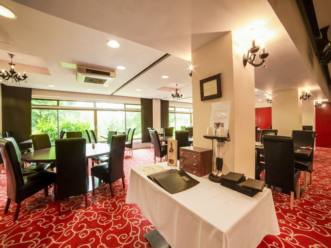 Food & Drinks 4, The Bridge House Hotel, Surrey