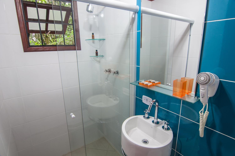 Bathroom 2, POUSADA NICO ON THE HILL, Camanducaia