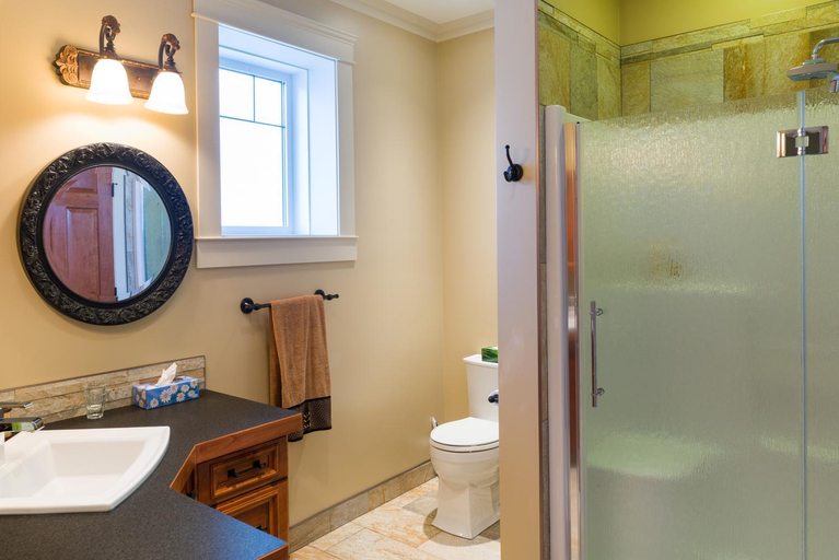Others 3, Kootenay Wild Guest Suites, Central Kootenay