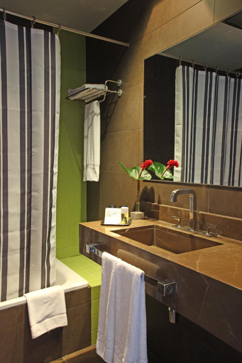 Bathroom 5, Chic & Basic Zoo, Barcelona