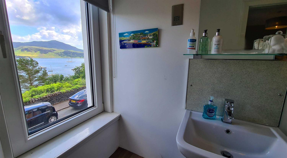 Bathroom 2, Rockview, Highland