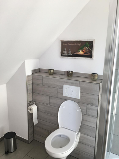 Bathroom 4, Gaste und Messezimmer Adelheidsdorf, Celle