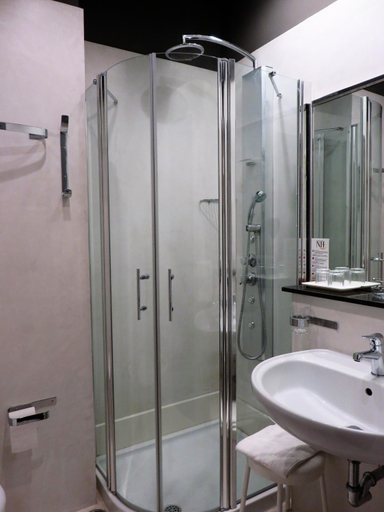 Bathroom 5, Waldorf Palace Hotel, Rimini