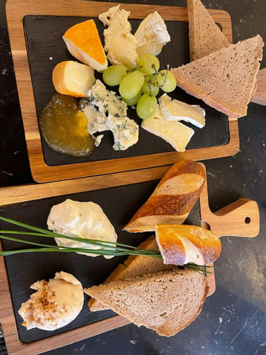 Food & Drinks 9