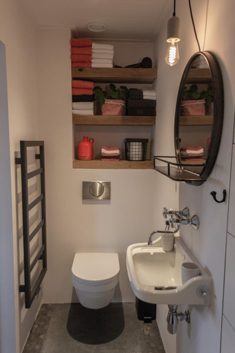 Bathroom, 't Rheebokje, Apeldoorn