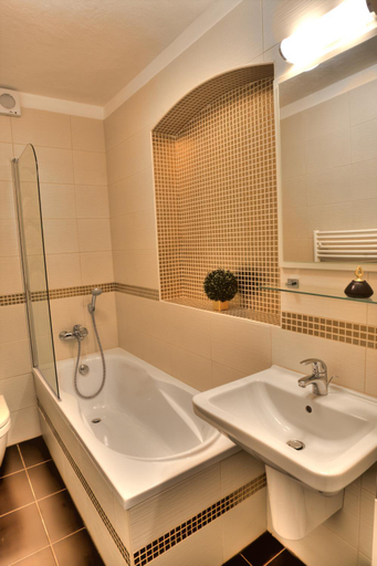 Bathroom 4, Hotel Peregrin, Český Krumlov