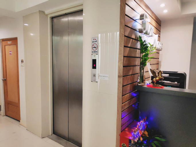 Others 5, Timplace, Khlong Toey