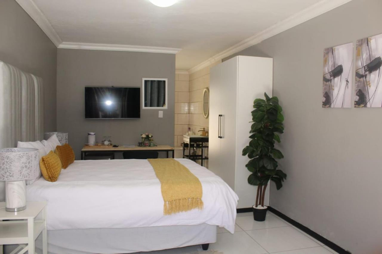 Bedroom 3, The King's Court Guest Manor, Waterberg