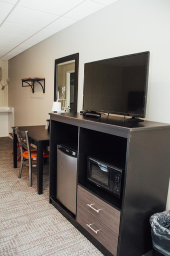 Others 5, Country Squire Inn and Suites, Lancaster