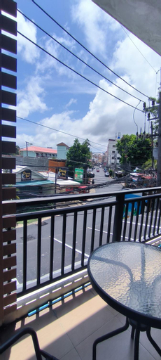 Exterior & Views 25