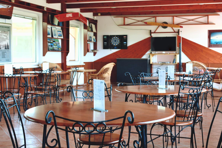 Food & Drinks 4, Matko Airport es Elmenykozpont, Kecskemét