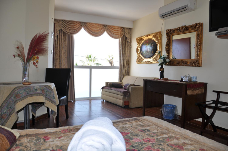 Bedroom 2, Hotel Suites Bat Yam
