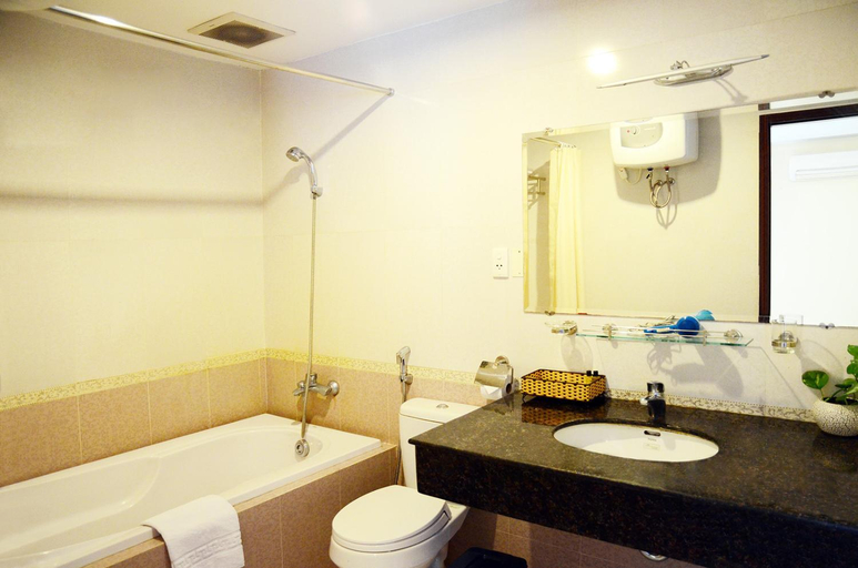 Bathroom 3, Dong Nai Hotel, Bien Hoa