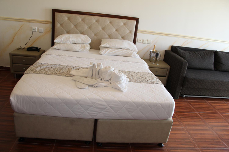 Bedroom 3, Hotel Suites Bat Yam