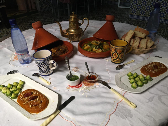 Food & Drinks