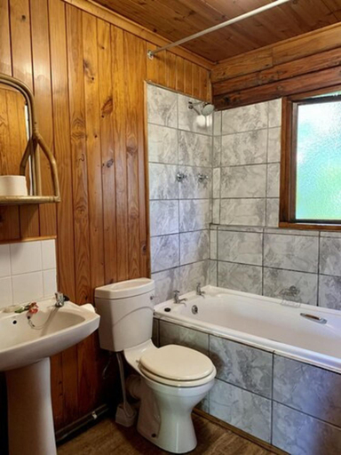 Bathroom 2, Mtunzini Forest Lodge, Uthungulu