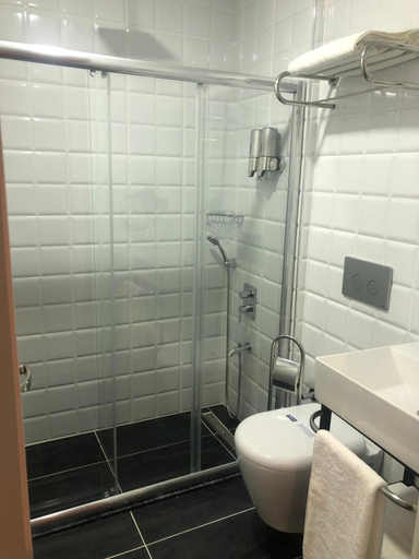 Bathroom 5, Uzer Otel, Merkez
