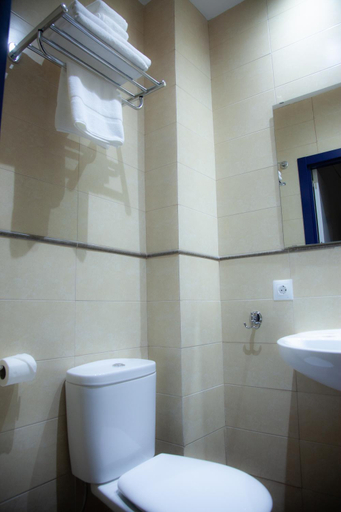 Bathroom 3, Noches de Triana, Sevilla