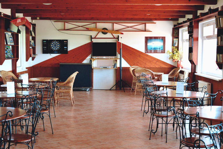 Food & Drinks 2, Matko Airport es Elmenykozpont, Kecskemét