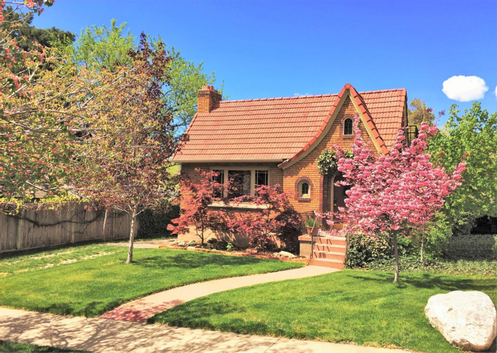 6-Bedroom Tudor in the Downtown Historic District, Salt Lake