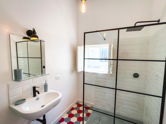 Bathroom 3, FICU PALACE, Syracuse