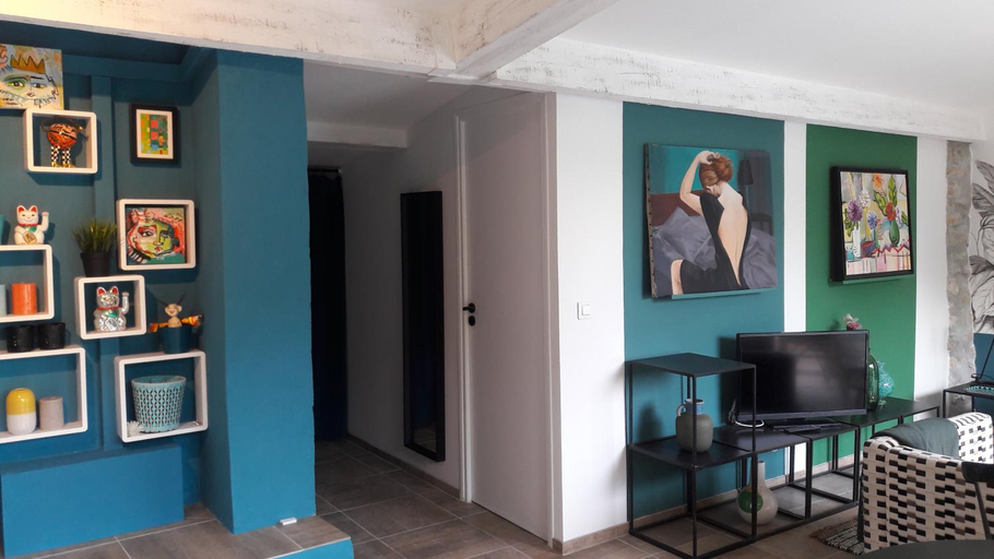 Others 2, La Grenotte au Castellet, Var