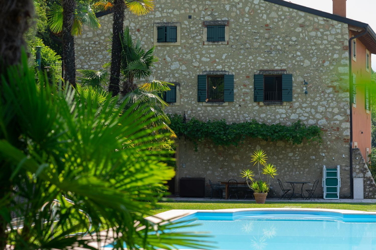 Villa Vitis, Verona