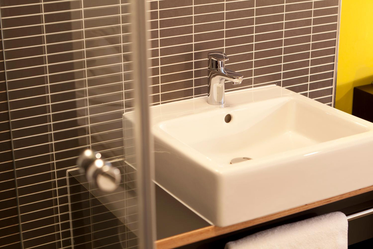 Bathroom 5, art Hotel Tucholsky, Bochum