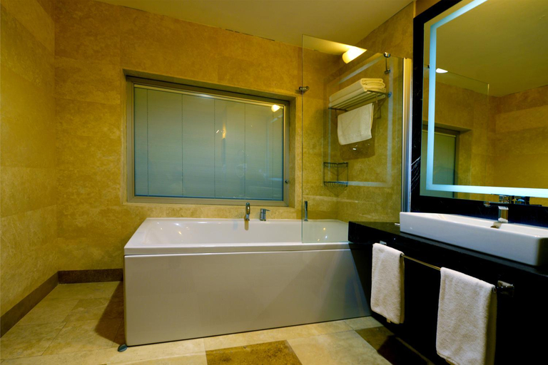 Bathroom 3, Margi Hotel, Merkez