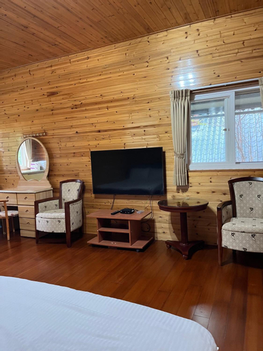 Bedroom 12
