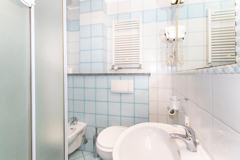 Bathroom 4, Hotel Cristallo Torino, Torino