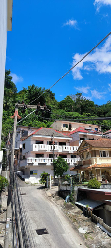 Exterior & Views 23