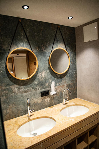 Bathroom 4, Safestay Kitzbühel Centre, Kitzbühel