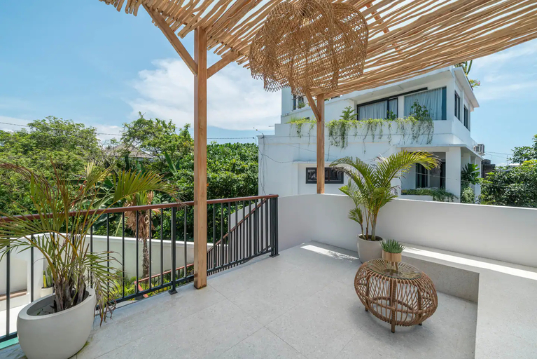Exterior & Views 5, Villa Wilhelmina: Stylish 3-Bedroom Villa in Umalas with Rooftop!, Badung