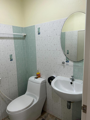 Bathroom 4, Linda rooms, Muang Chanthaburi