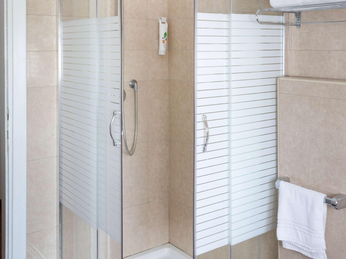 Bathroom 4