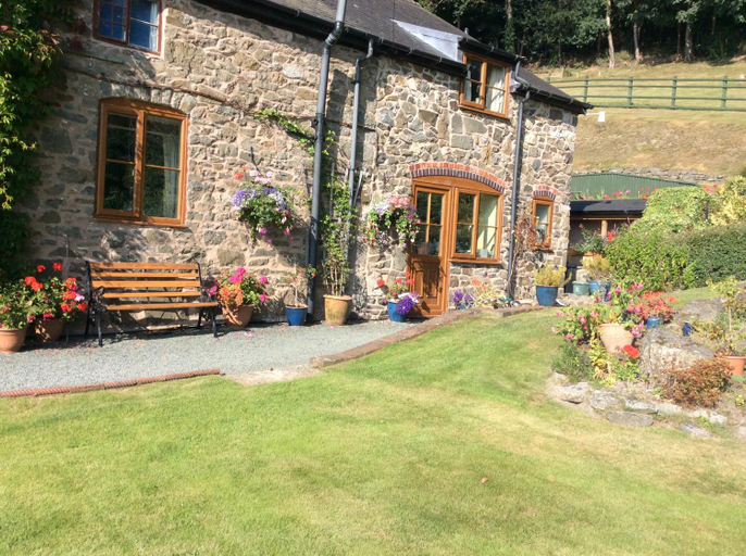 Others 3, TAN Y GRAIG, Powys