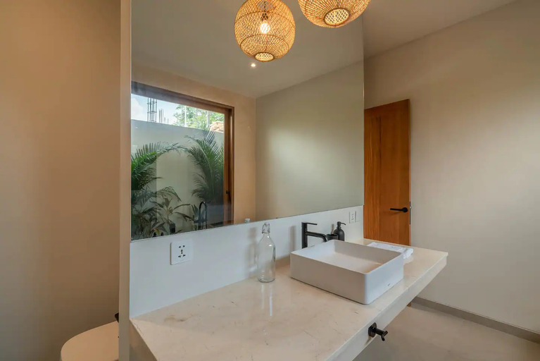 Bathroom 4, Dreamscape Haven: Heavenly 2BR Villa with Rooftop in Pererenan!, Badung