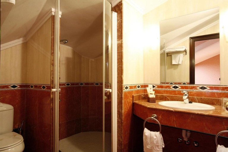 Bathroom 4, Hotel Alcomar, Asturias