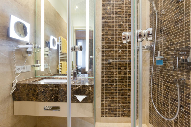Bathroom 15