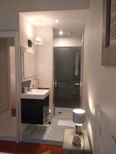 Bathroom, Mas de Camejean, Bouches-du-Rhône