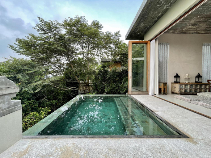 Others 4, Malabar Hill, Welipitiya