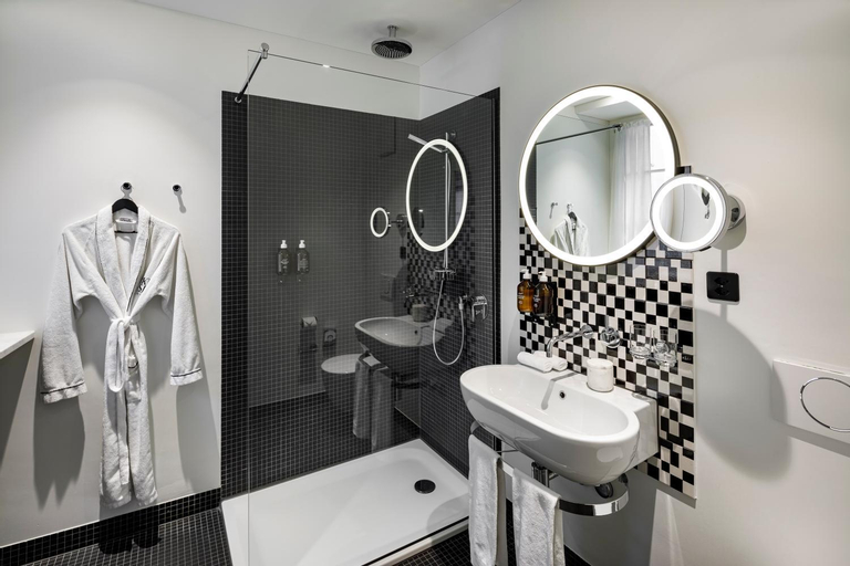 Bathroom 4