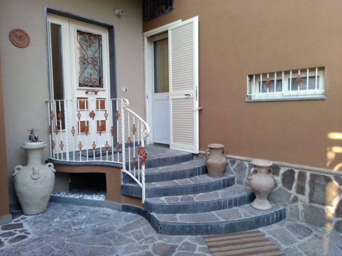 Others 4, B&B I Gigli, Napoli