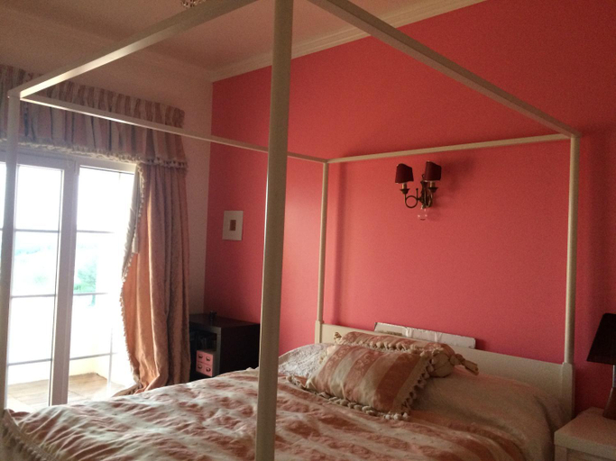 Bedroom 1, Sunny Suites Golf and Free Parking Guest House, Lisbon