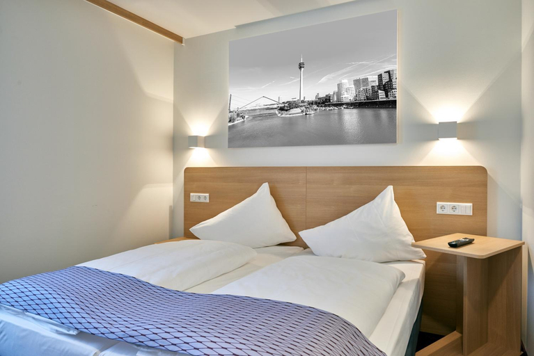 Bedroom 3, McDreams Hotel Dusseldorf-City, Düsseldorf